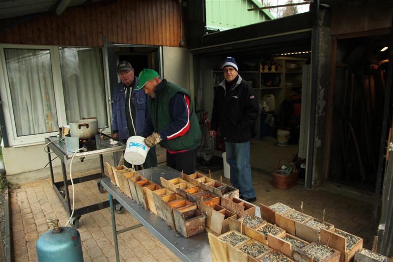Pose des Mangeoires avant l'Hiver 