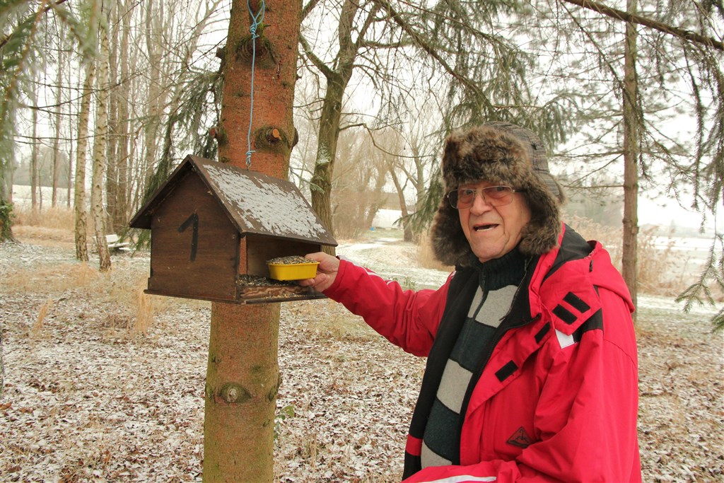 Pose des Mangeoires avant l'Hiver 